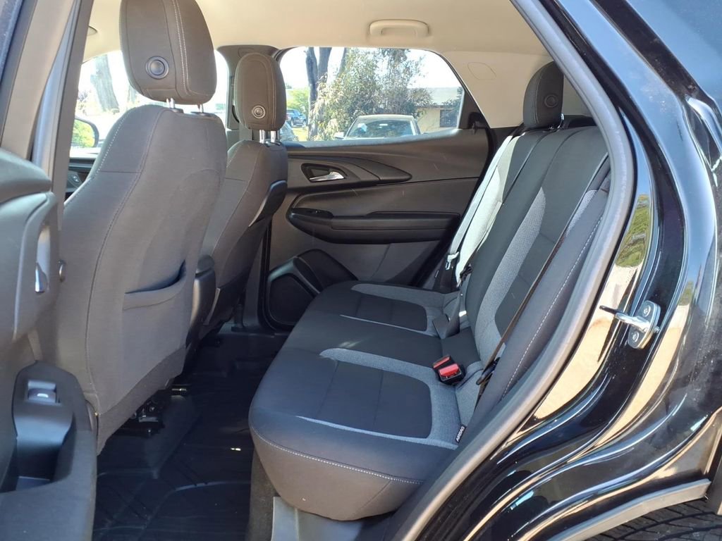 Used 2023 Chevrolet TrailBlazer LS FWD image 11
