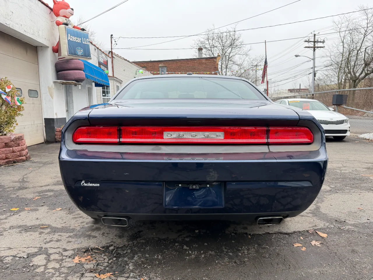 Used 2014 Dodge Challenger SXT RWD image 9