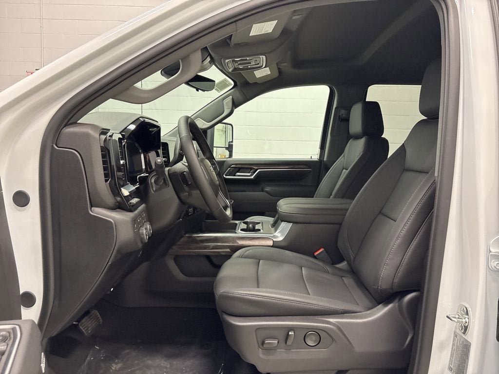 New 2026 Chevrolet Silverado 2500 LTZ w/ LTZ Plus Package AWD/4WD image 18