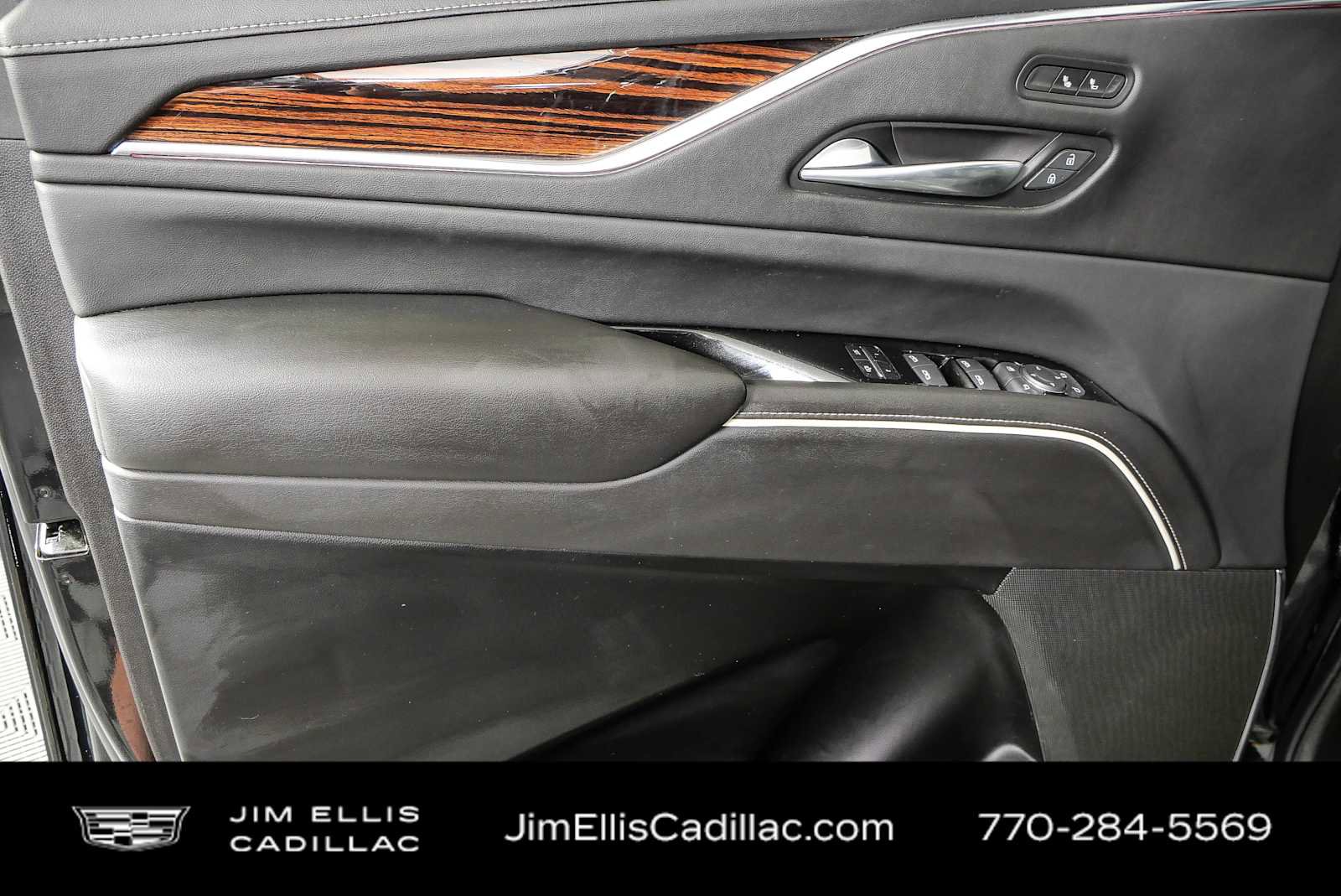 Used 2021 Cadillac Escalade Luxury RWD image 6