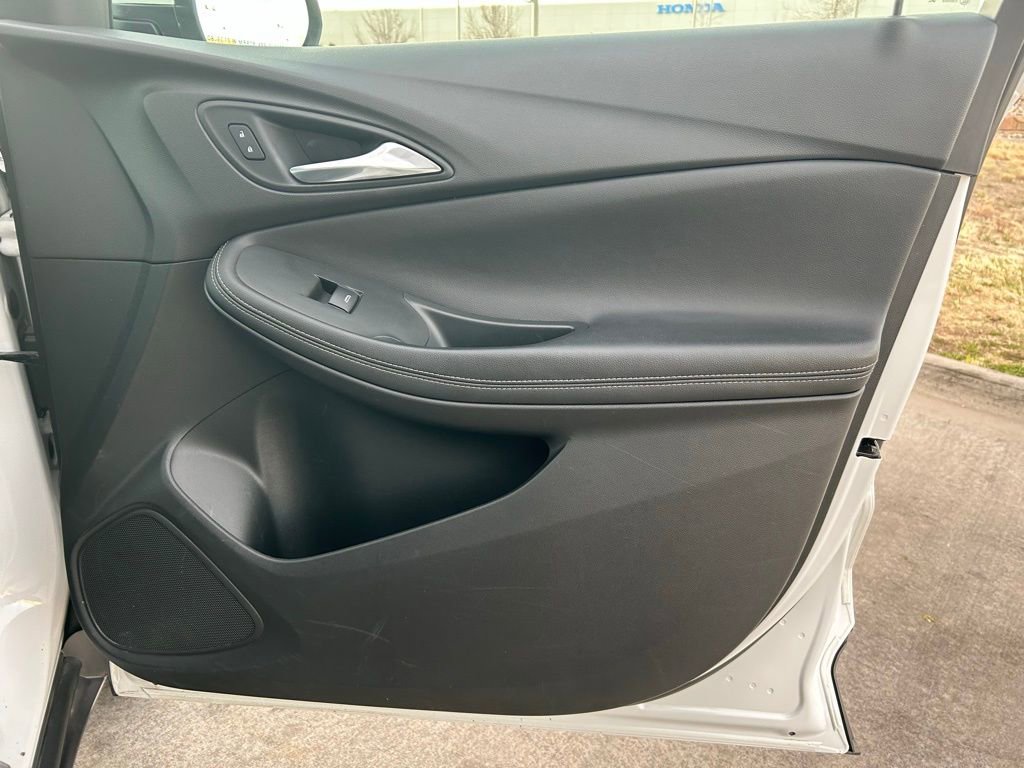 Used 2020 Buick Encore GX Essence w/ Experience Buick Package image 29