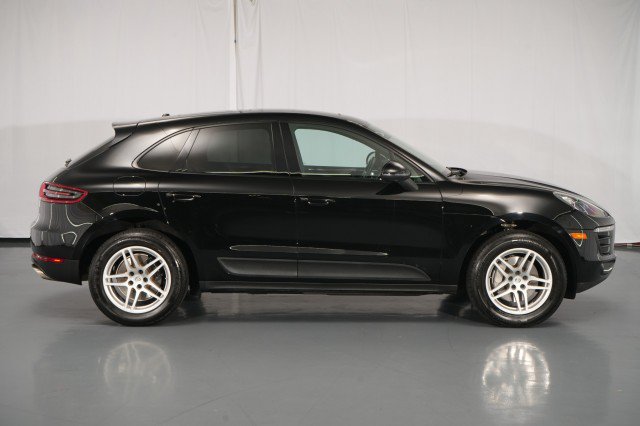 Used 2018 Porsche Macan AWD/4WD image 9