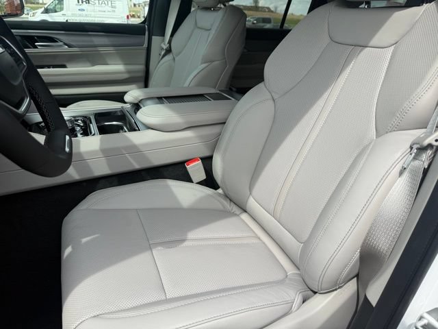 New 2026 Jeep Grand Wagoneer L 4WD w/ Premium Group I image 15