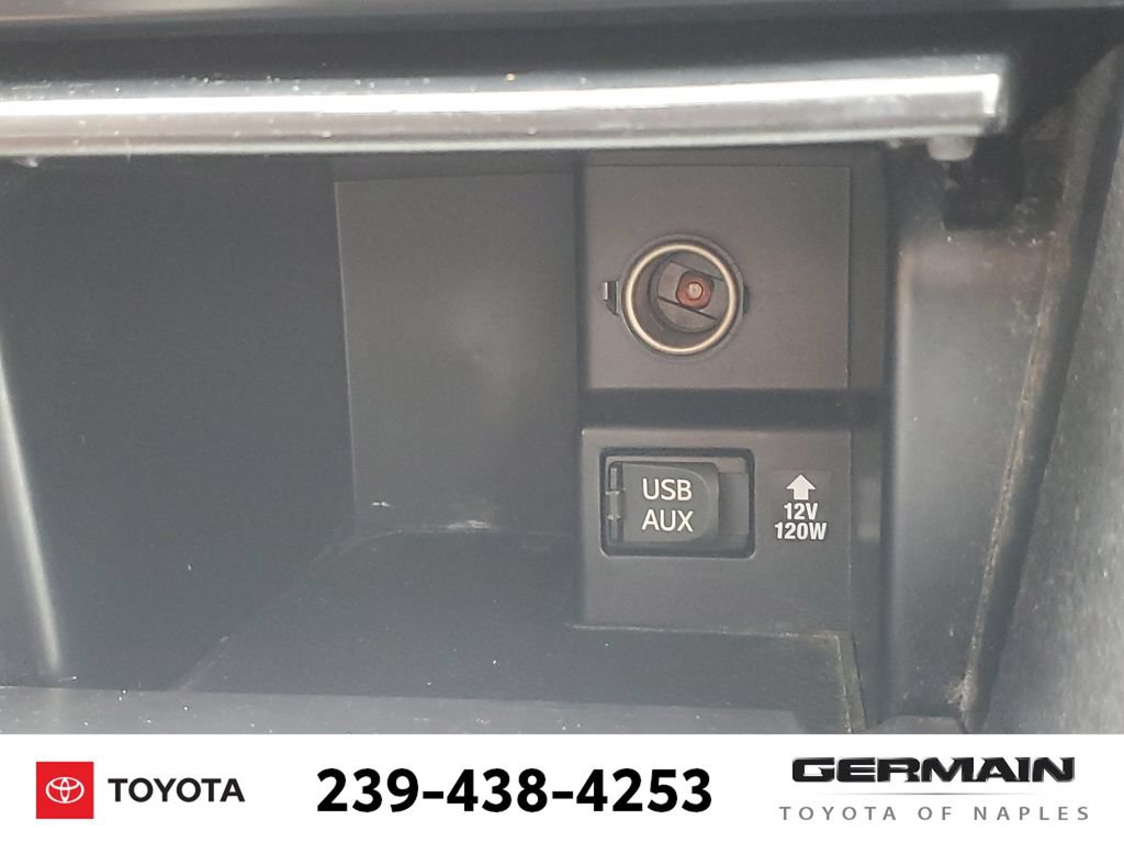 Used 2013 Toyota Camry SE FWD image 32