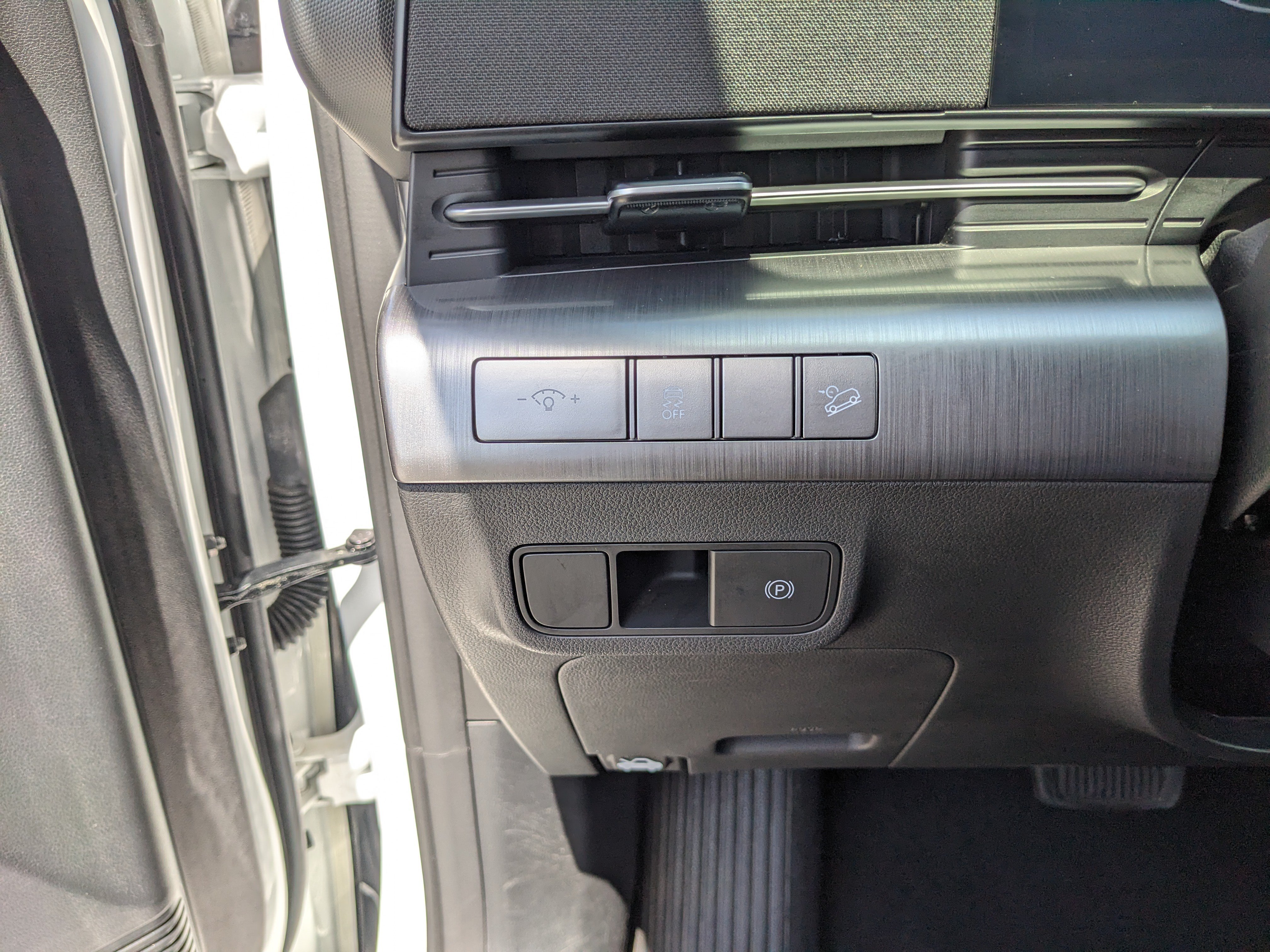 Used 2025 Hyundai Kona SEL FWD image 29