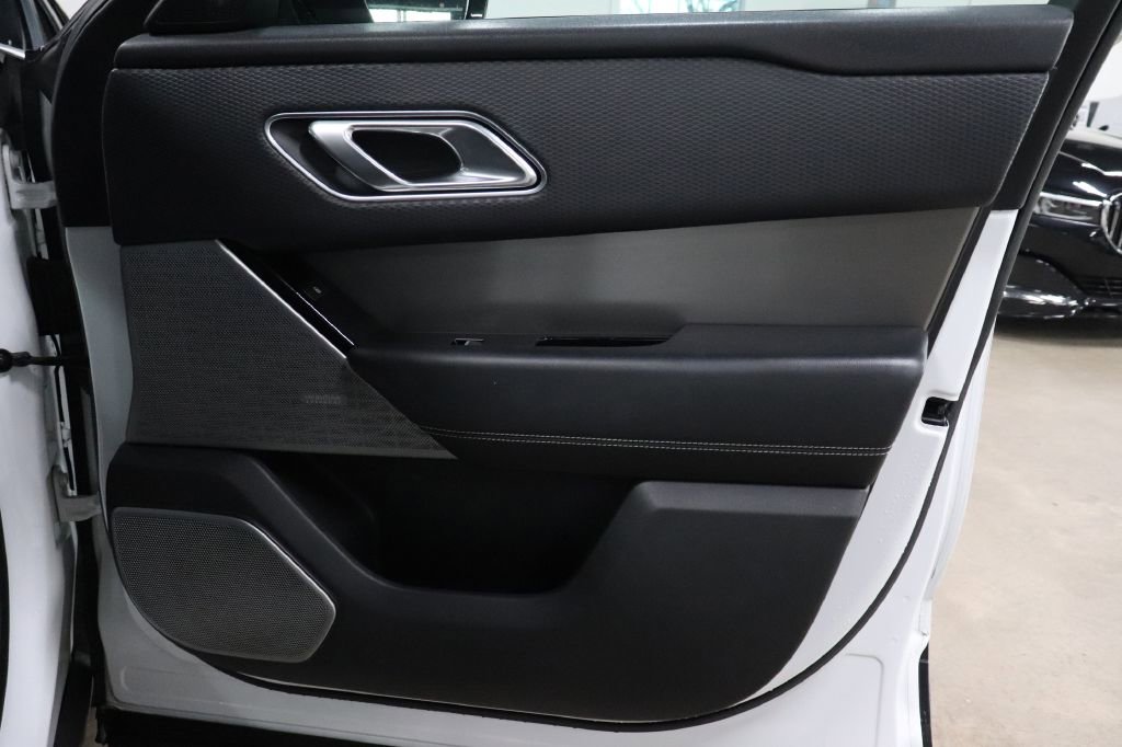 Used 2018 Land Rover Range Rover Velar S image 28
