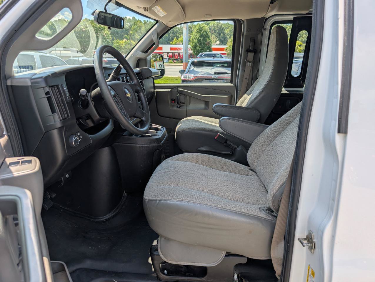 Used 2021 Chevrolet Express 2500 w/ Driver Convenience Package RWD image 14