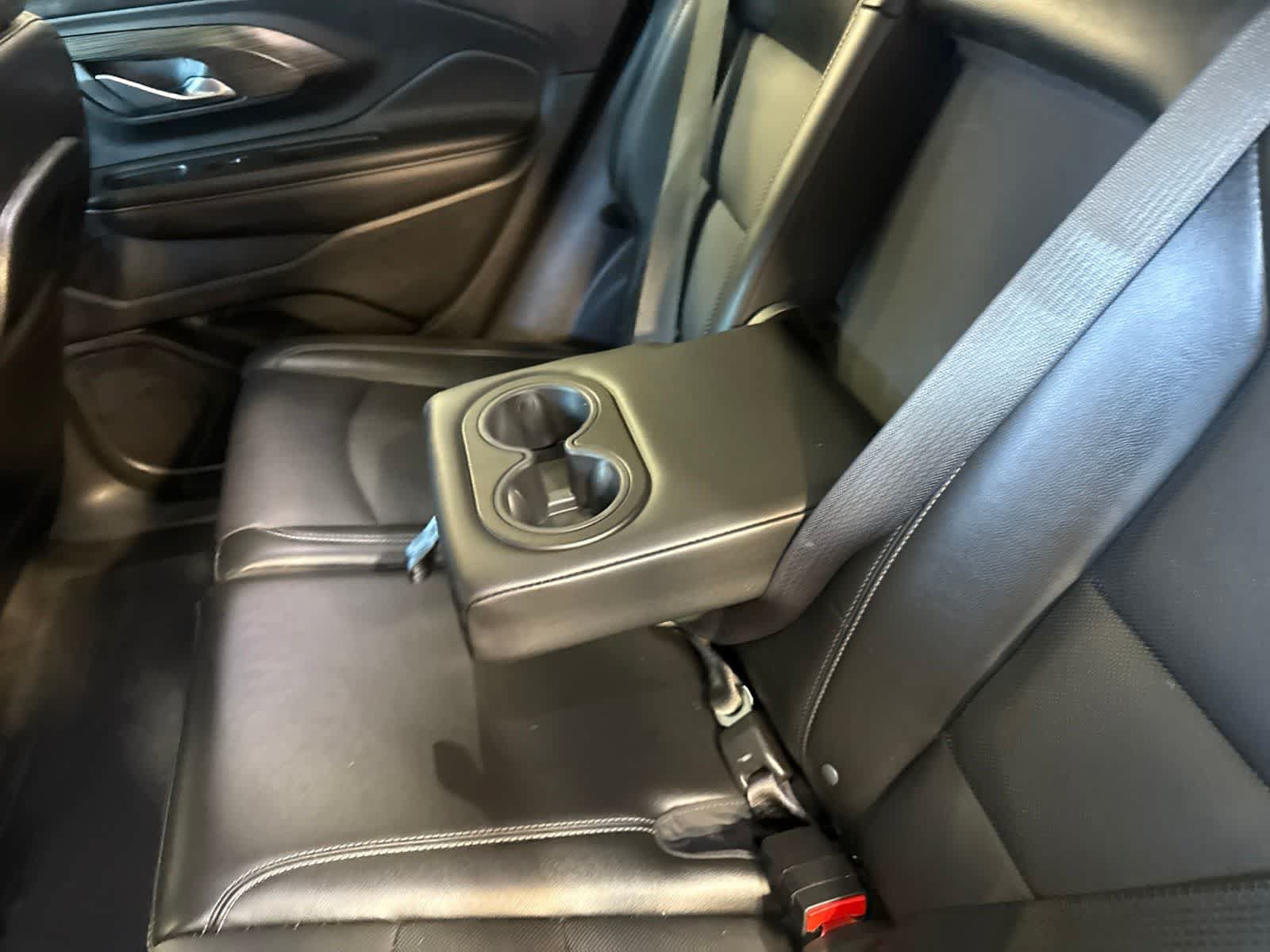 Used 2022 GMC Terrain SLT w/ Infotainment Package II FWD image 18