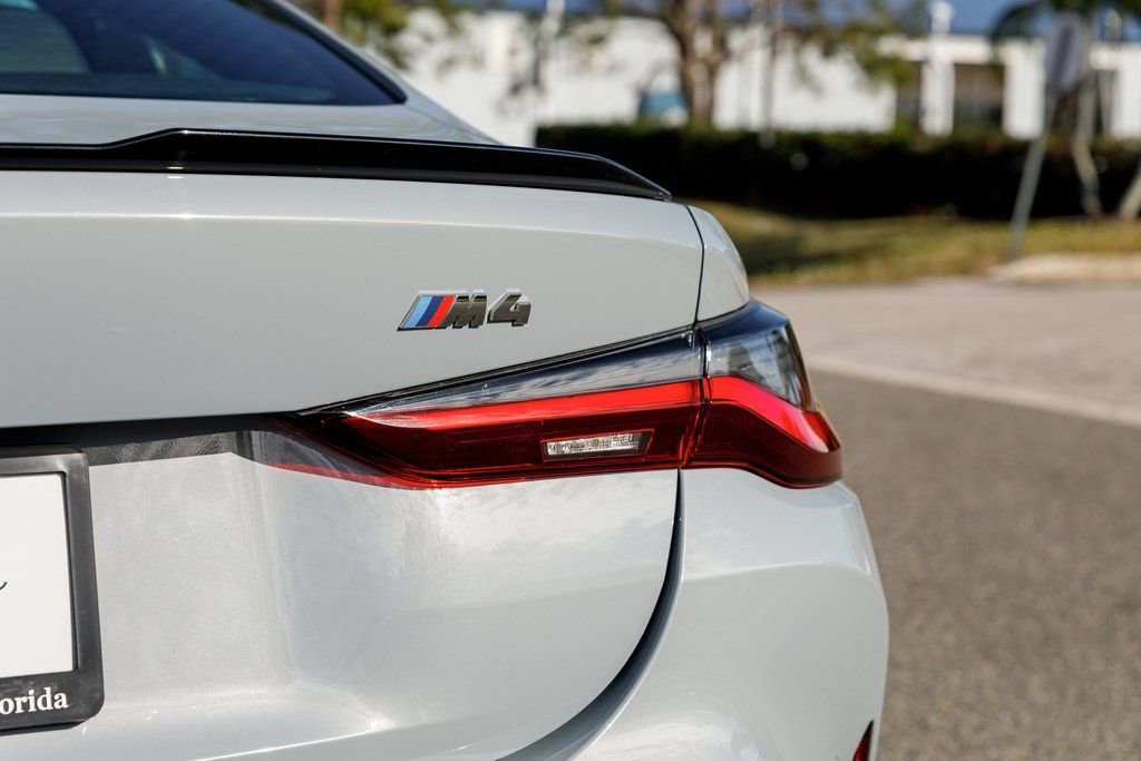 Used 2022 BMW M4 Coupe image 9
