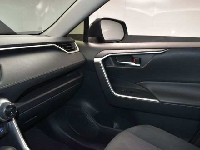 Used 2020 Toyota RAV4 XLE image 23
