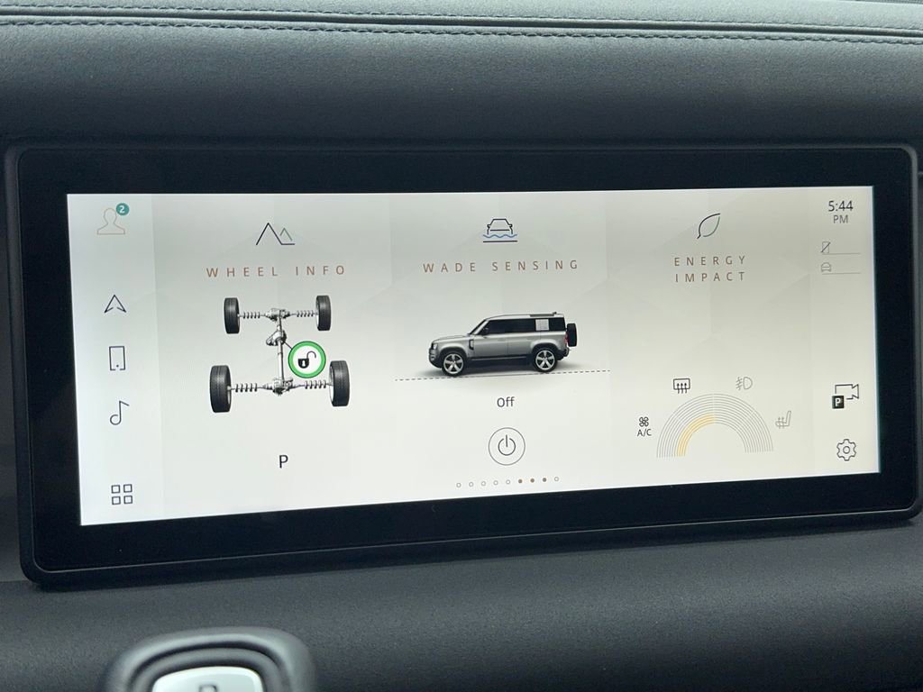 Used 2023 Land Rover Defender 110 SE image 32