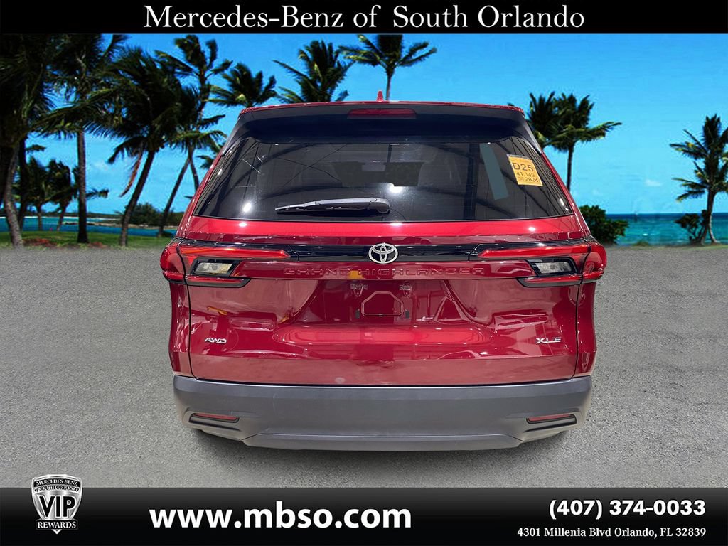 Used 2024 Toyota Grand Highlander AWD image 16