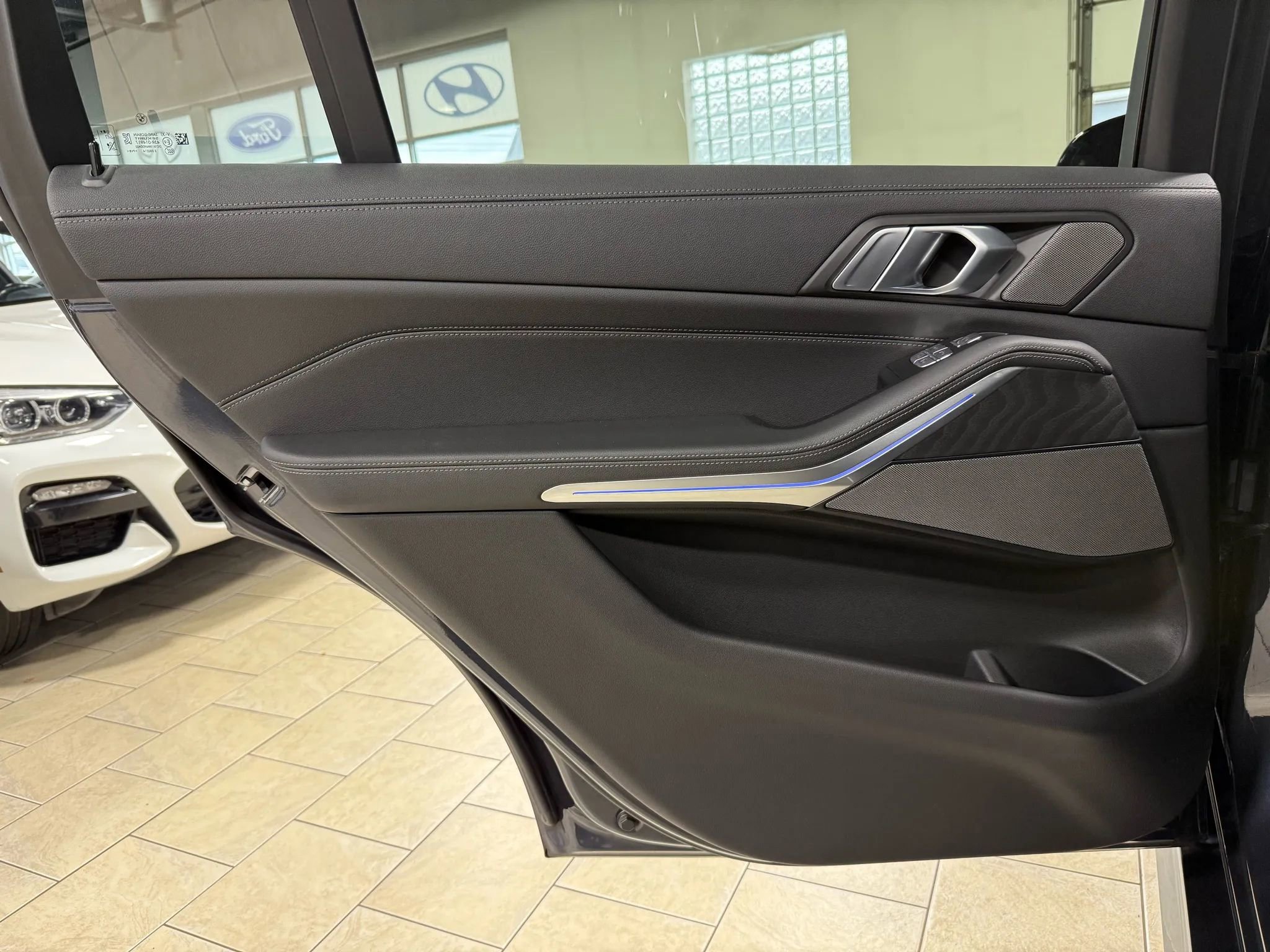 Used 2021 BMW X7 M50i image 29