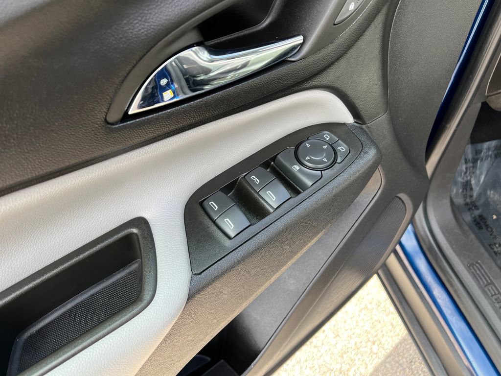 Used 2023 Chevrolet Equinox LS AWD/4WD image 13