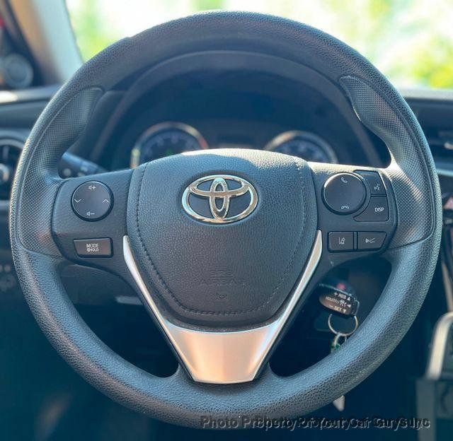 Used 2018 Toyota Corolla LE FWD image 18