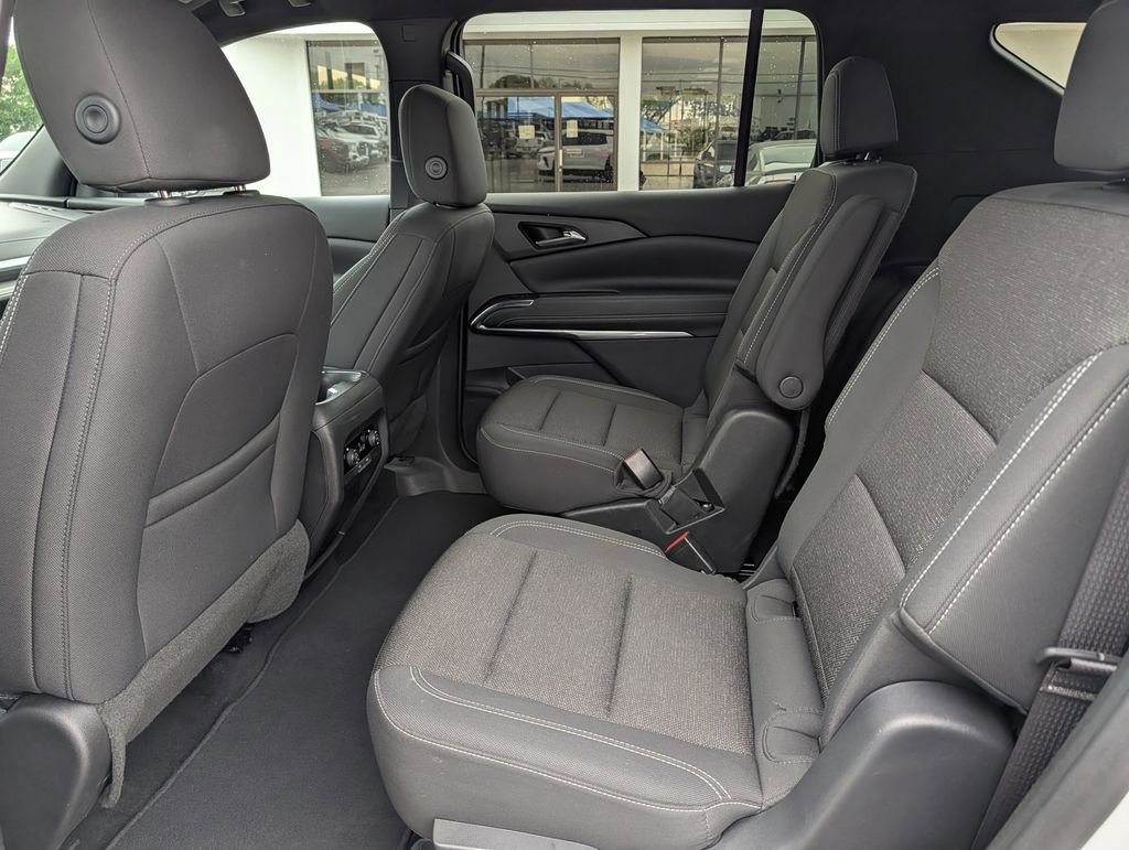 Used 2025 Chevrolet Traverse LT image 27