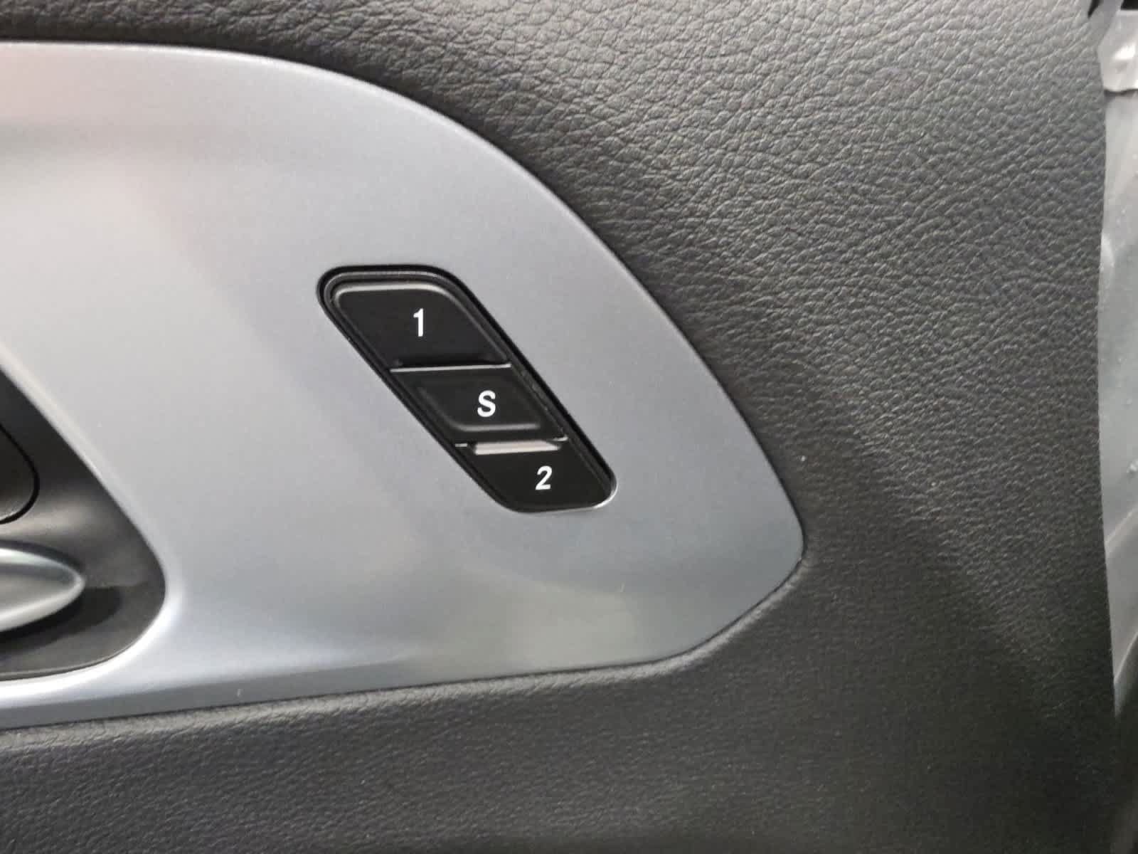 Used 2026 Chrysler Pacifica Limited FWD image 19