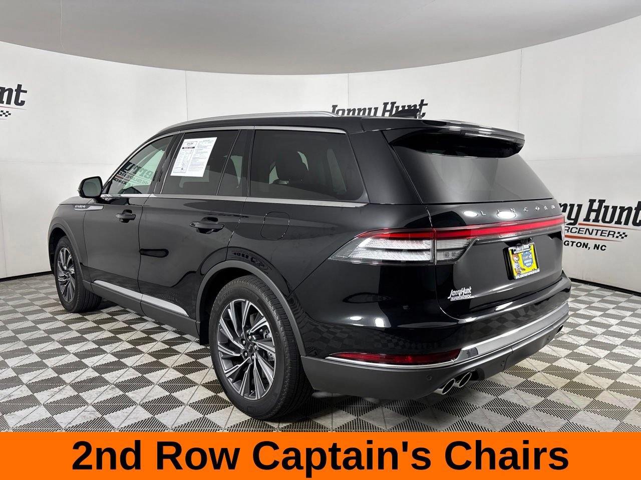 Used 2026 Lincoln Aviator 2WD image 9