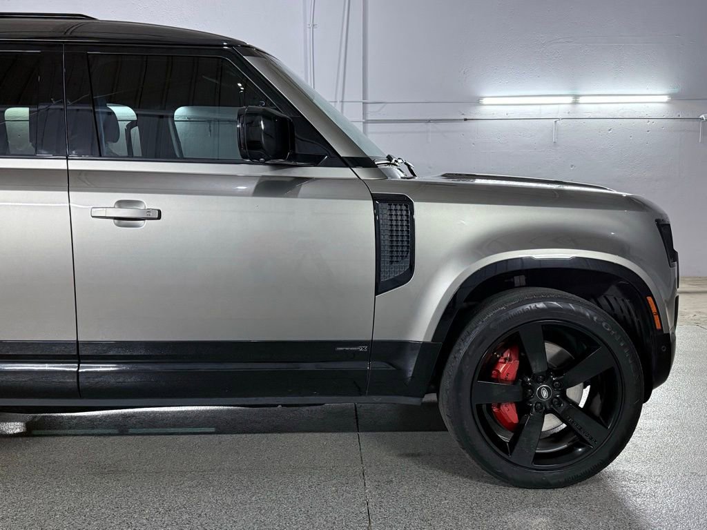 Used 2023 Land Rover Defender 110 X image 4