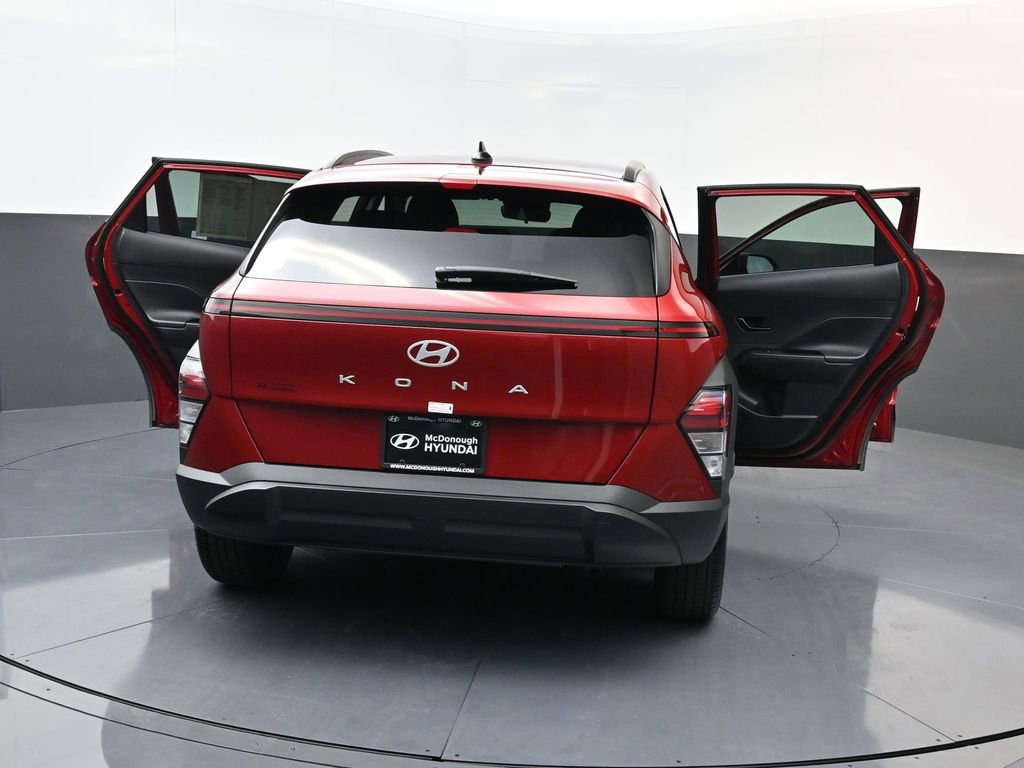 Certified 2025 Hyundai Kona SEL image 28