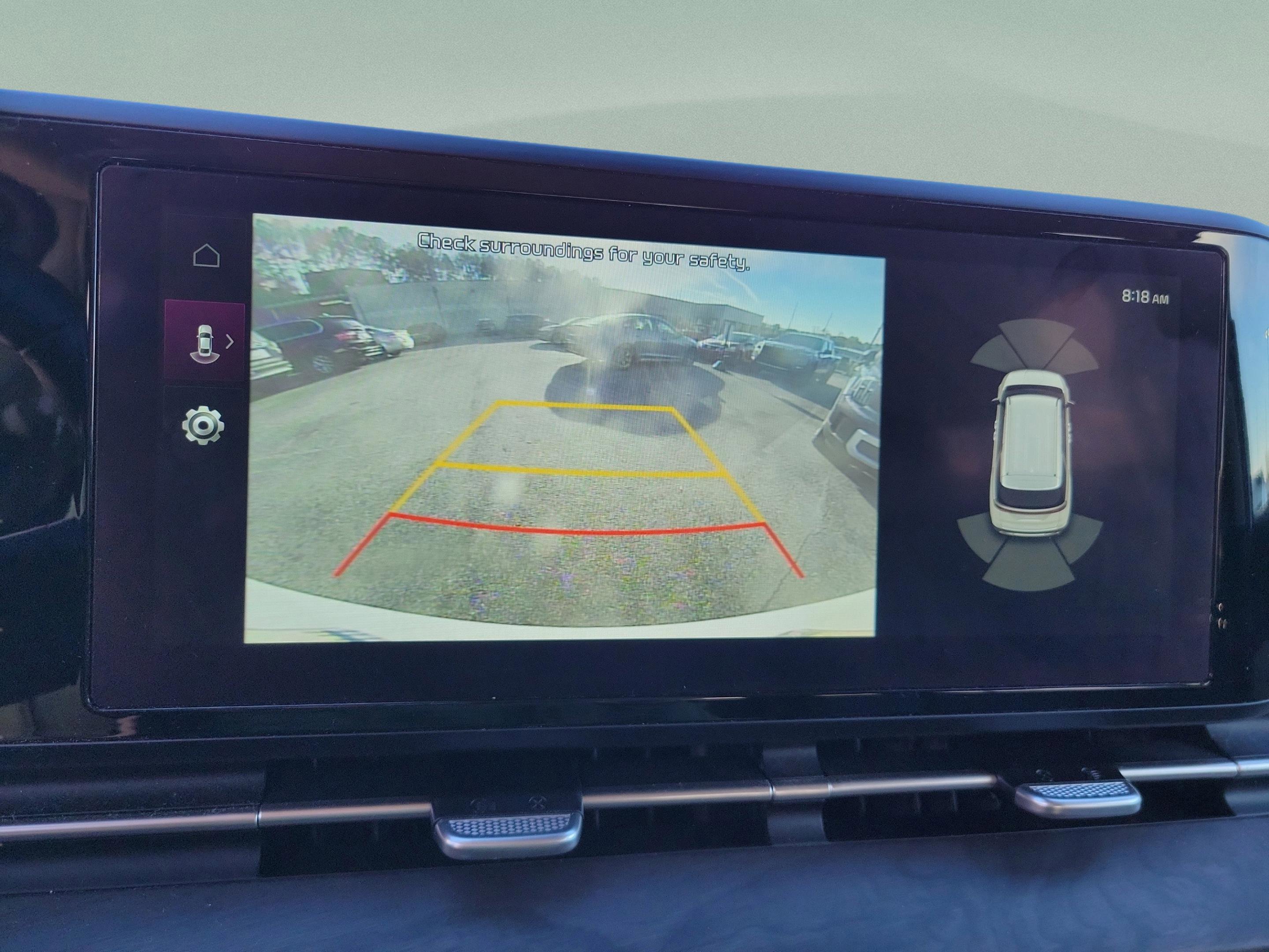 Used 2024 Kia Carnival EX image 28