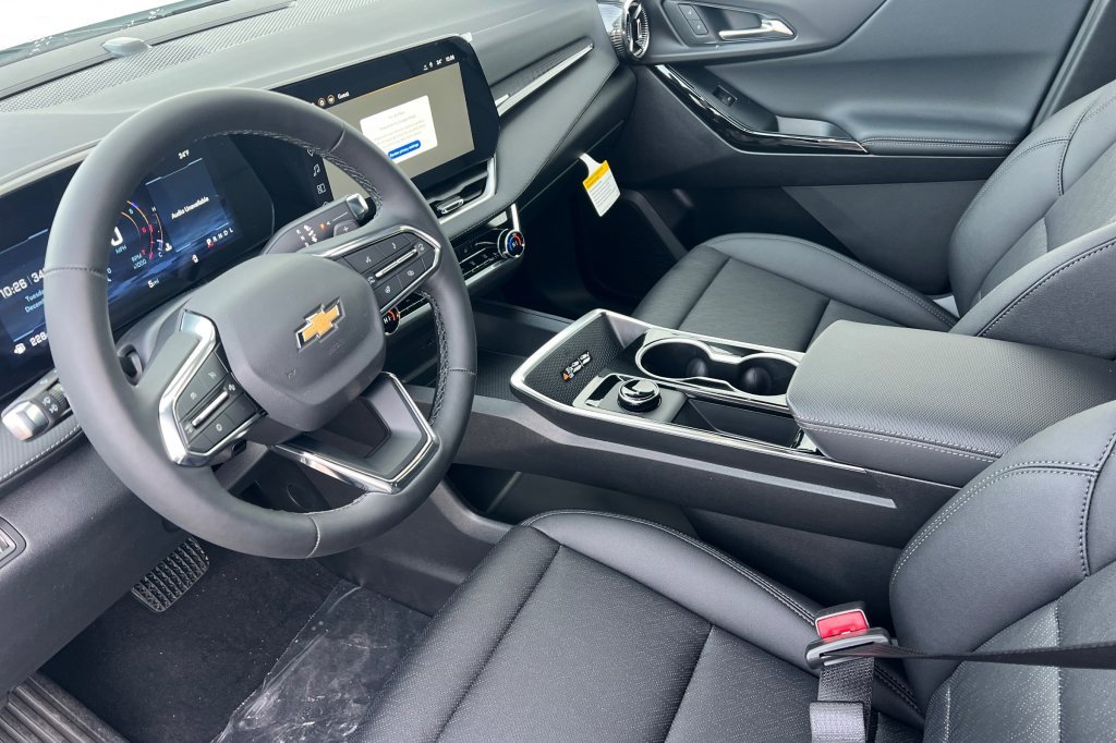 New 2026 Chevrolet Equinox LT w/ Convenience Package II image 7