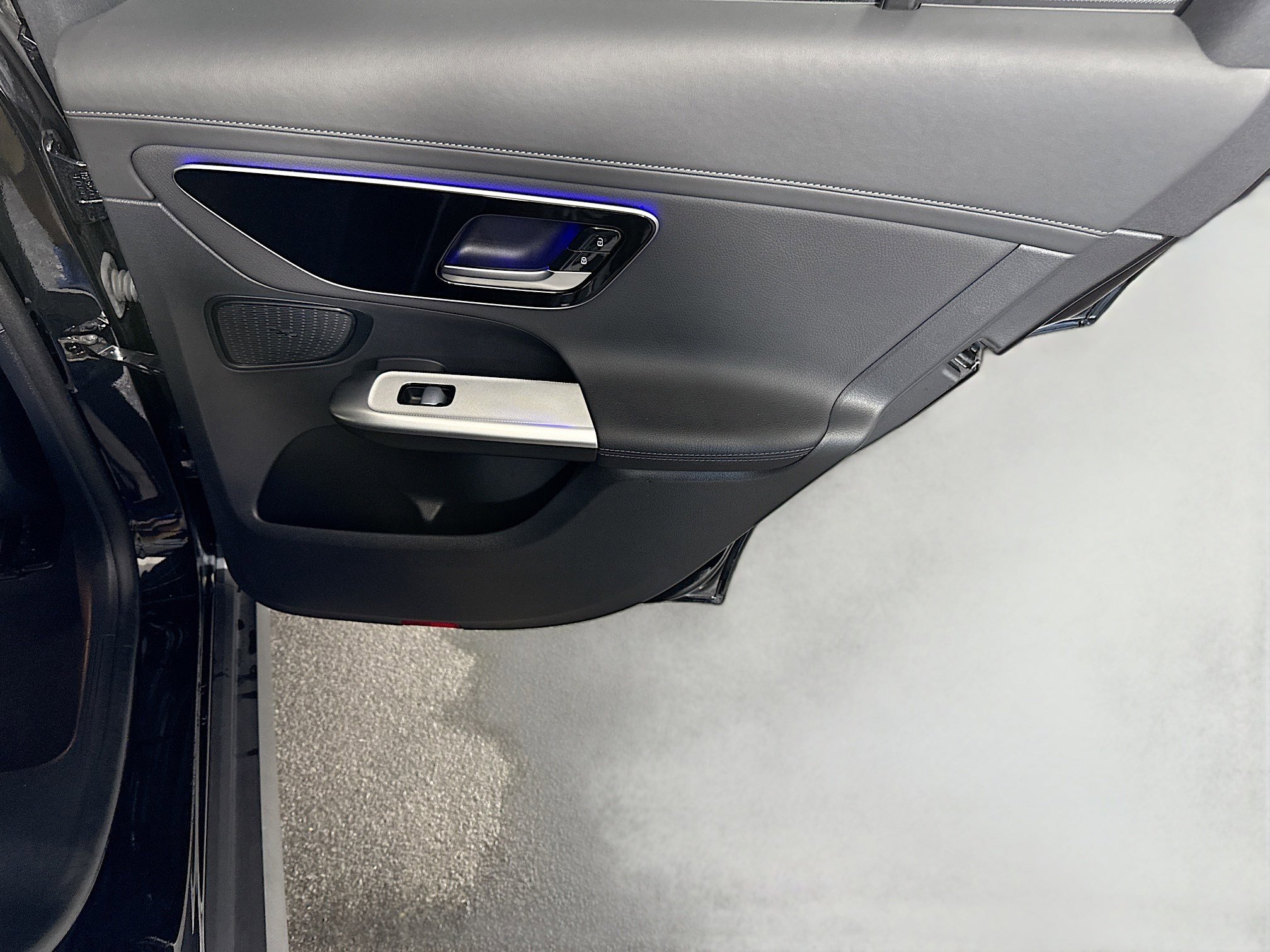 Used 2024 Mercedes-Benz GLC 300 4MATIC image 28