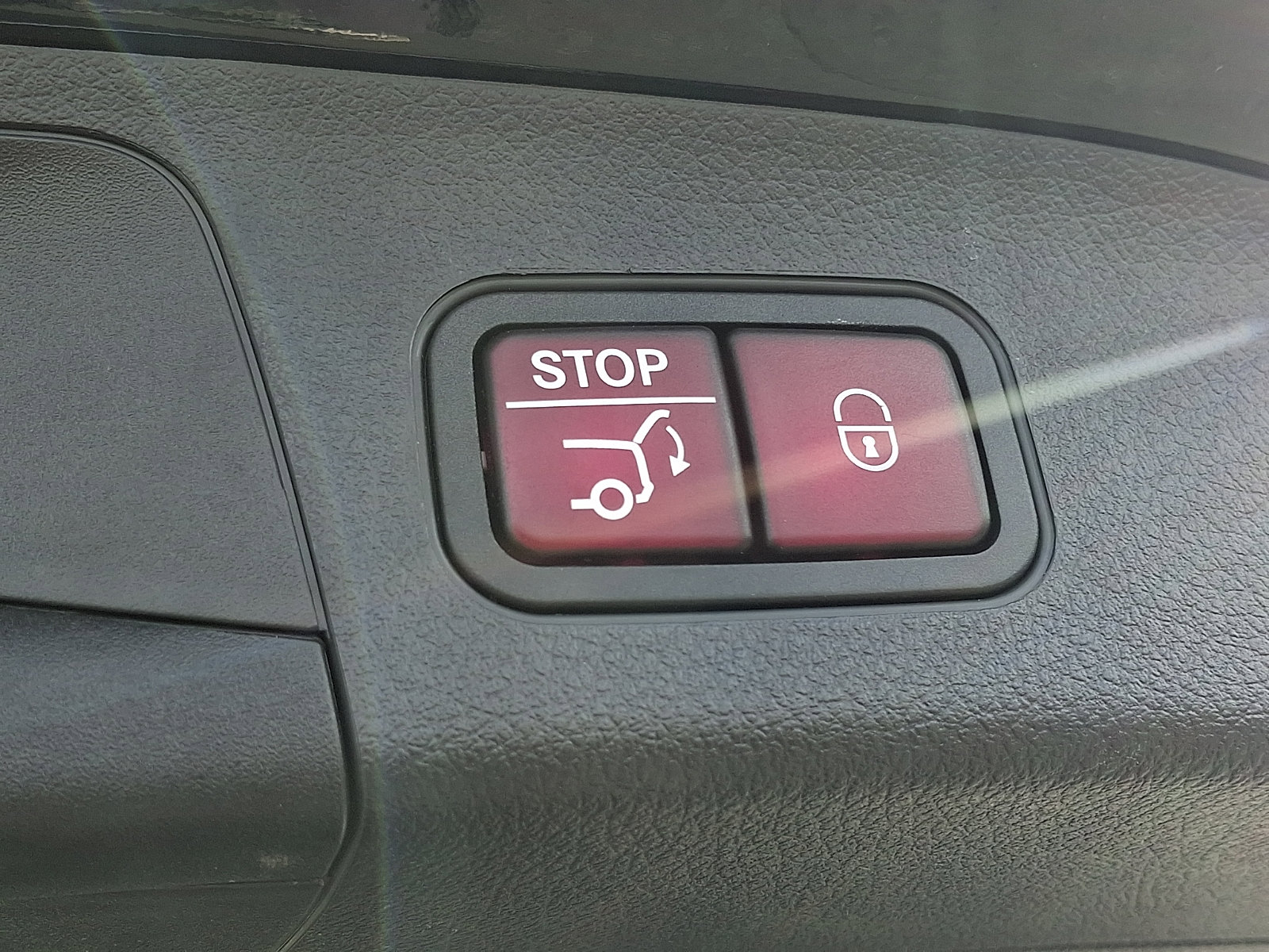 Certified 2022 Mercedes-Benz GLA 250 4MATIC image 30