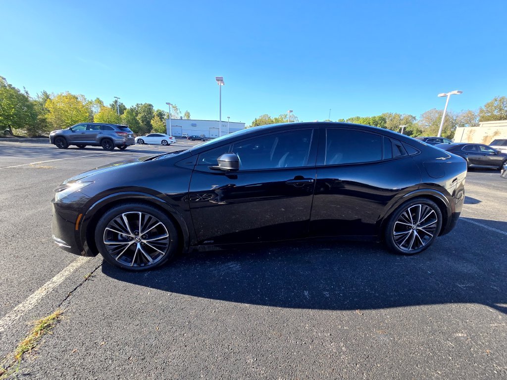 Used 2024 Toyota Prius Limited w/ Limited Premium Package AWD/4WD image 5