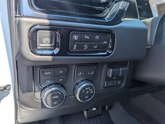 New 2026 GMC Yukon XL AT4 Ultimate AWD/4WD image 16