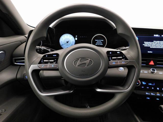 Used 2024 Hyundai Elantra SEL image 37