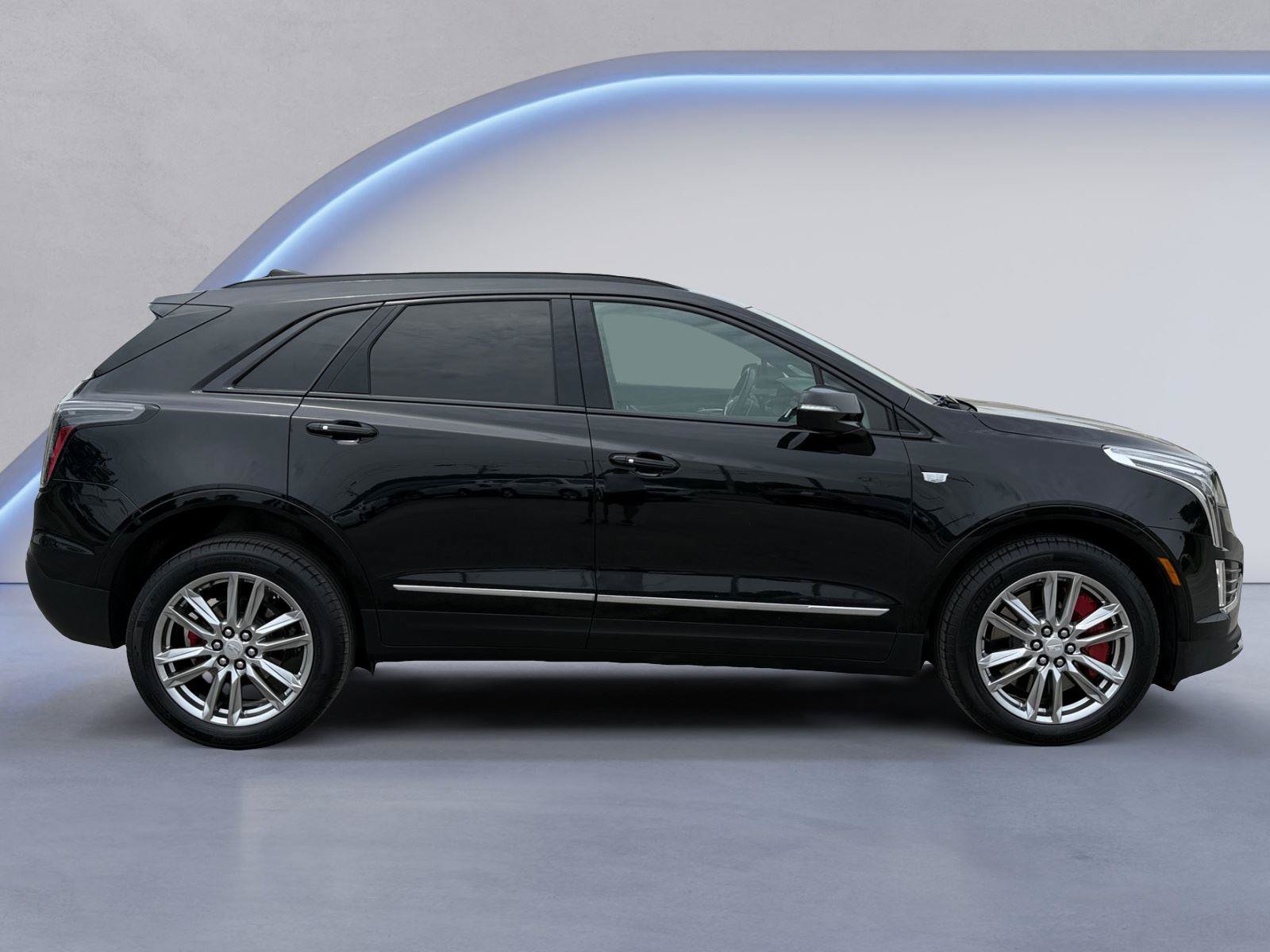 Used 2023 Cadillac XT5 Sportv w/ LPO, Floor Liner Package AWD/4WD image 2