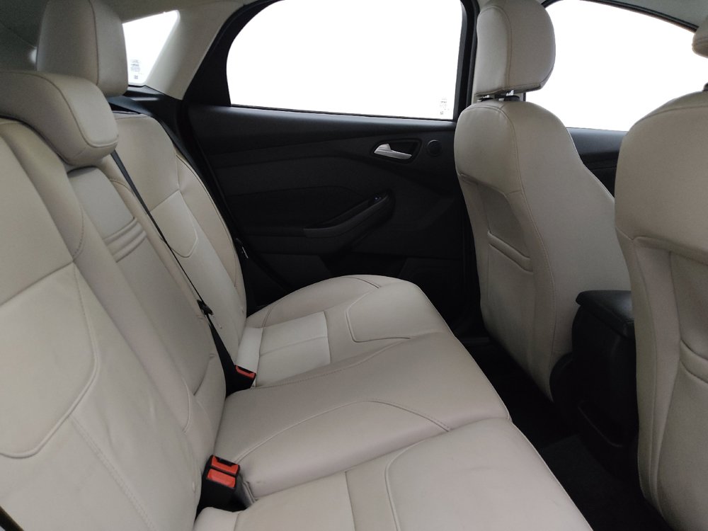 Used 2016 Ford Focus Titanium FWD image 19