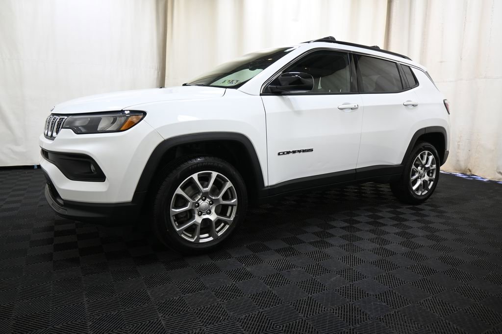 Used 2023 Jeep Compass Latitude image 5