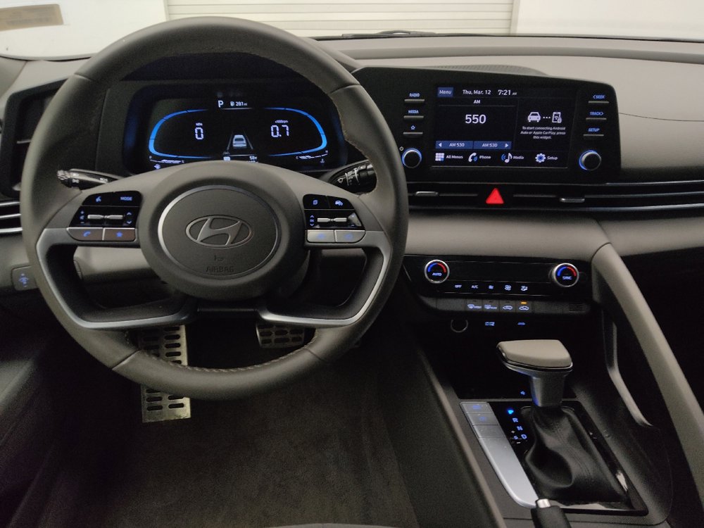Used 2025 Hyundai Elantra Sport FWD image 22