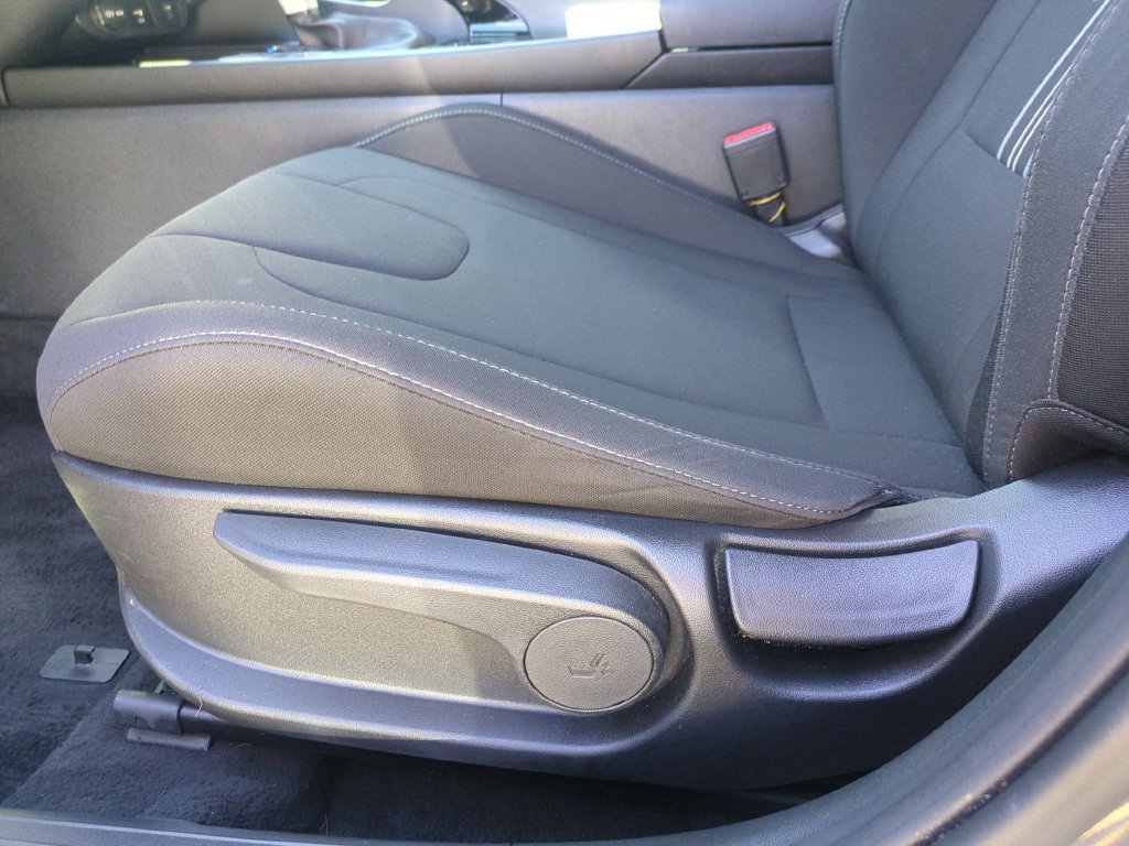 Used 2026 Hyundai Elantra Hybrid FWD image 11