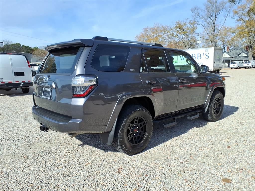 Used 2022 Toyota 4Runner SR5 Premium image 7