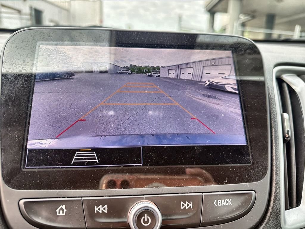 Used 2024 Chevrolet Malibu LS FWD image 17