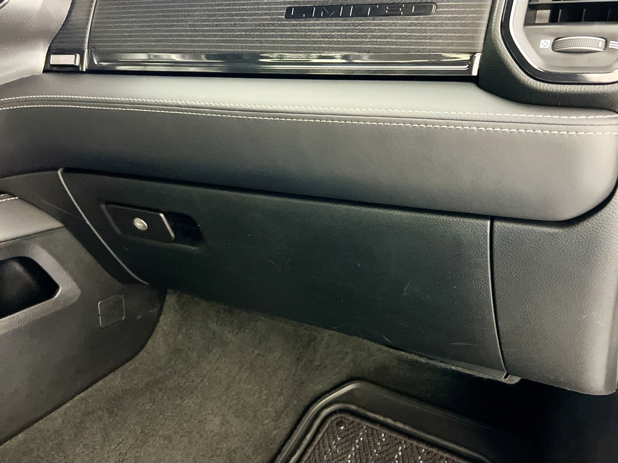 Used 2024 RAM 1500 Limited w/ Body Color Bumper Group image 35