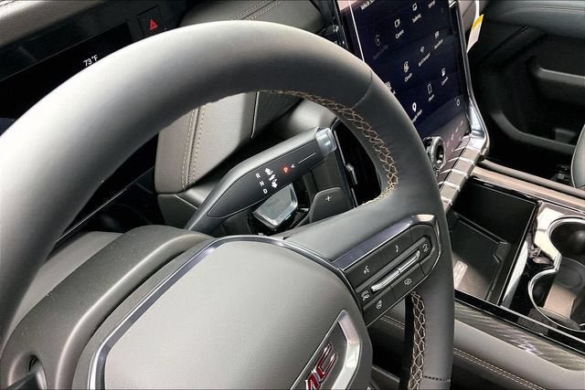 New 2026 GMC Yukon AT4 w/ AT4 Premium Package AWD/4WD image 9