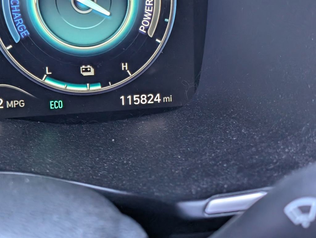 Used 2023 Hyundai Santa Fe SEL Premium image 17