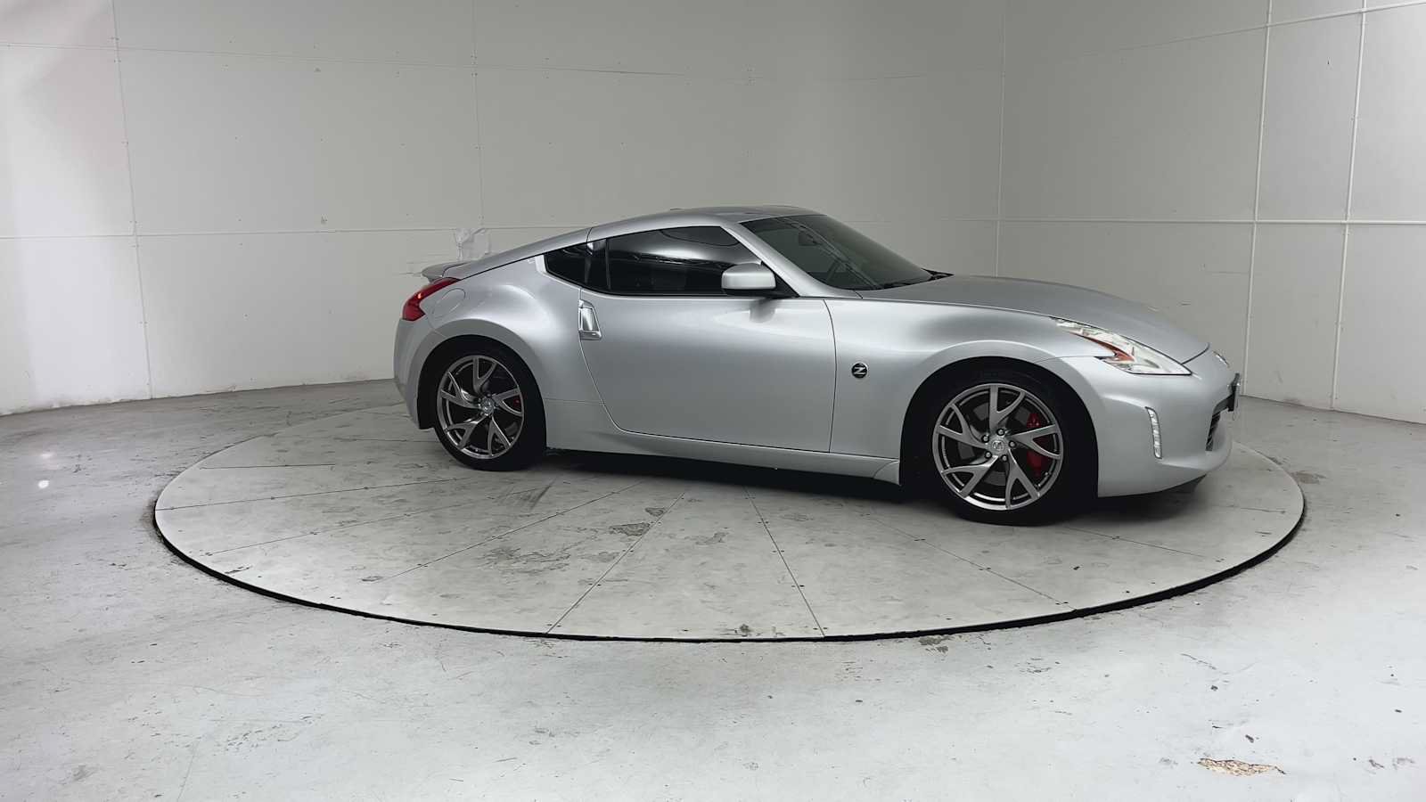 Used 2013 Nissan 370Z Touring w/ Sport Pkg RWD image 8