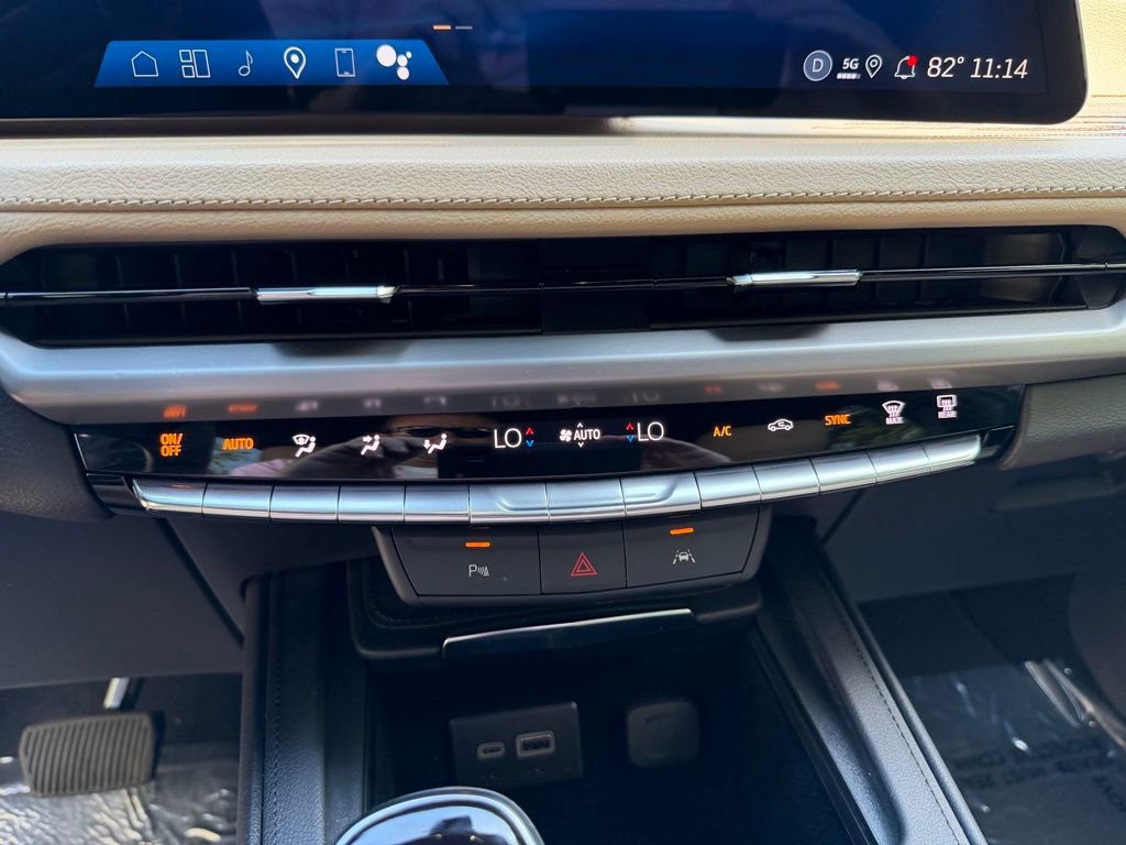 Used 2025 Cadillac XT4 Premium Luxury image 24