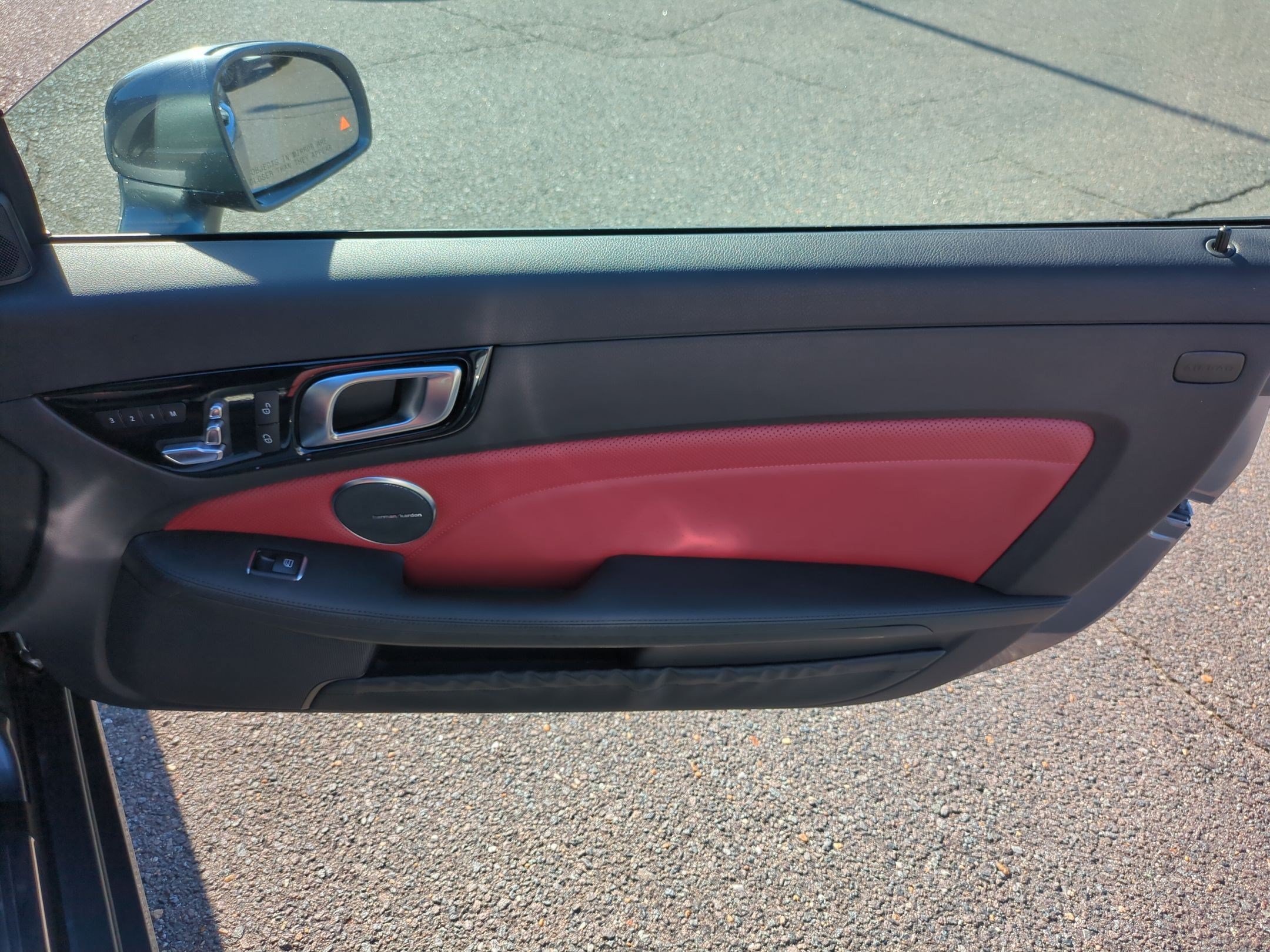 Used 2018 Mercedes-Benz SLC 300 image 32