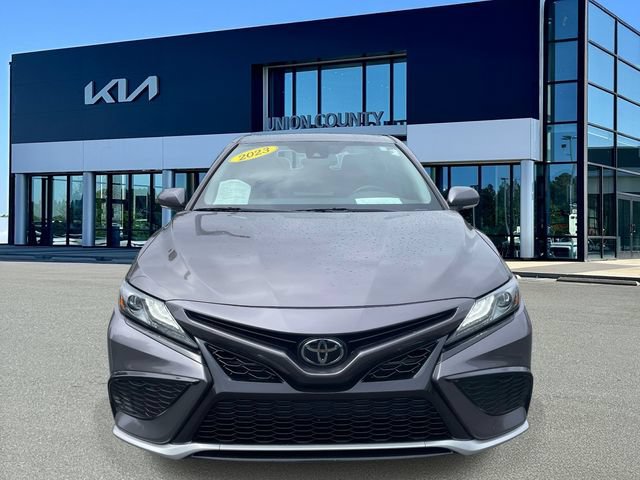 Used 2023 Toyota Camry XSE FWD image 2
