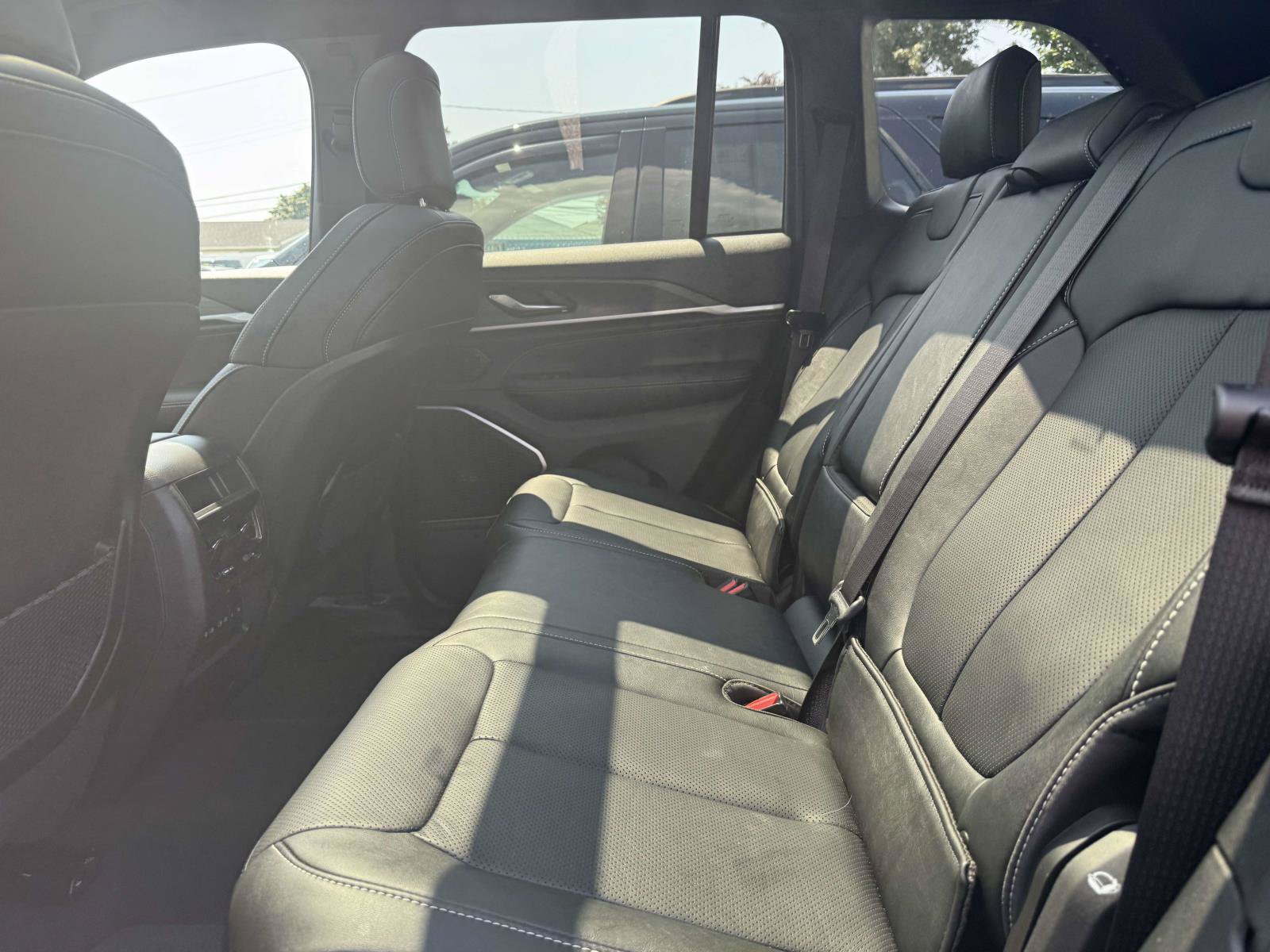 Used 2026 Jeep Grand Cherokee Limited AWD/4WD image 14