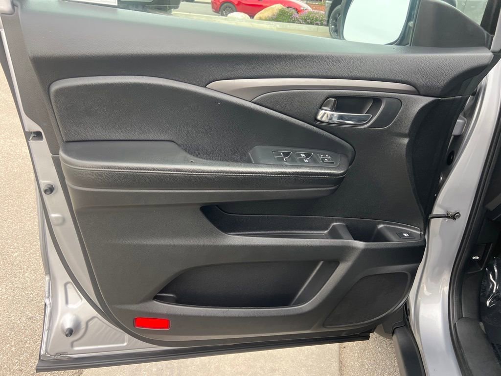 Used 2021 Honda Passport Sport image 14