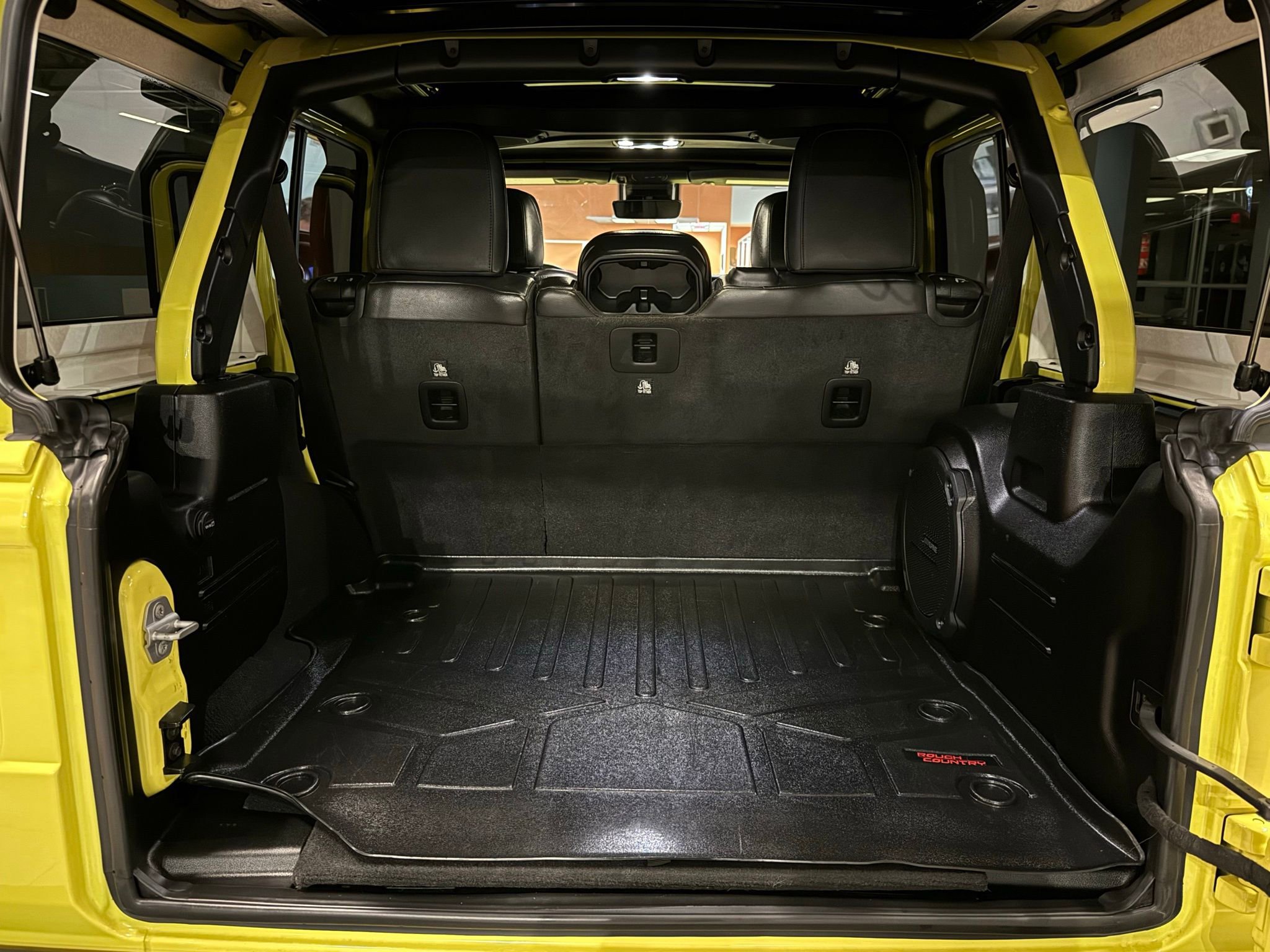 Used 2022 Jeep Wrangler Unlimited Rubicon w/ Trailer Tow Package image 26