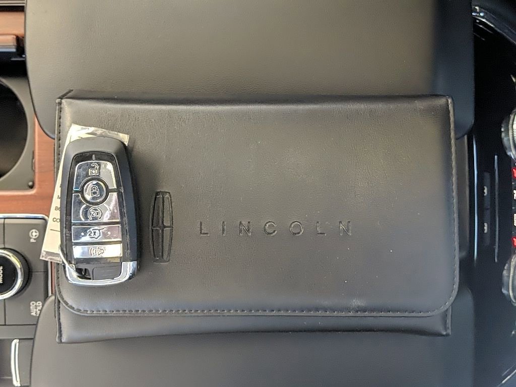 Used 2021 Lincoln Navigator L Reserve AWD/4WD image 35