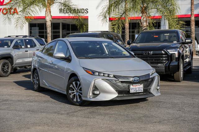 Certified 2020 Toyota Prius Prime Limited FWD image 1